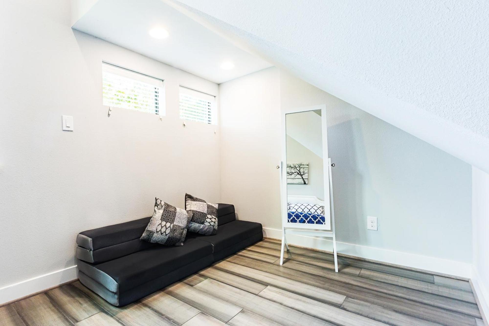 Montrose Guesthouse Suites By Dunyha Houston Buitenkant foto