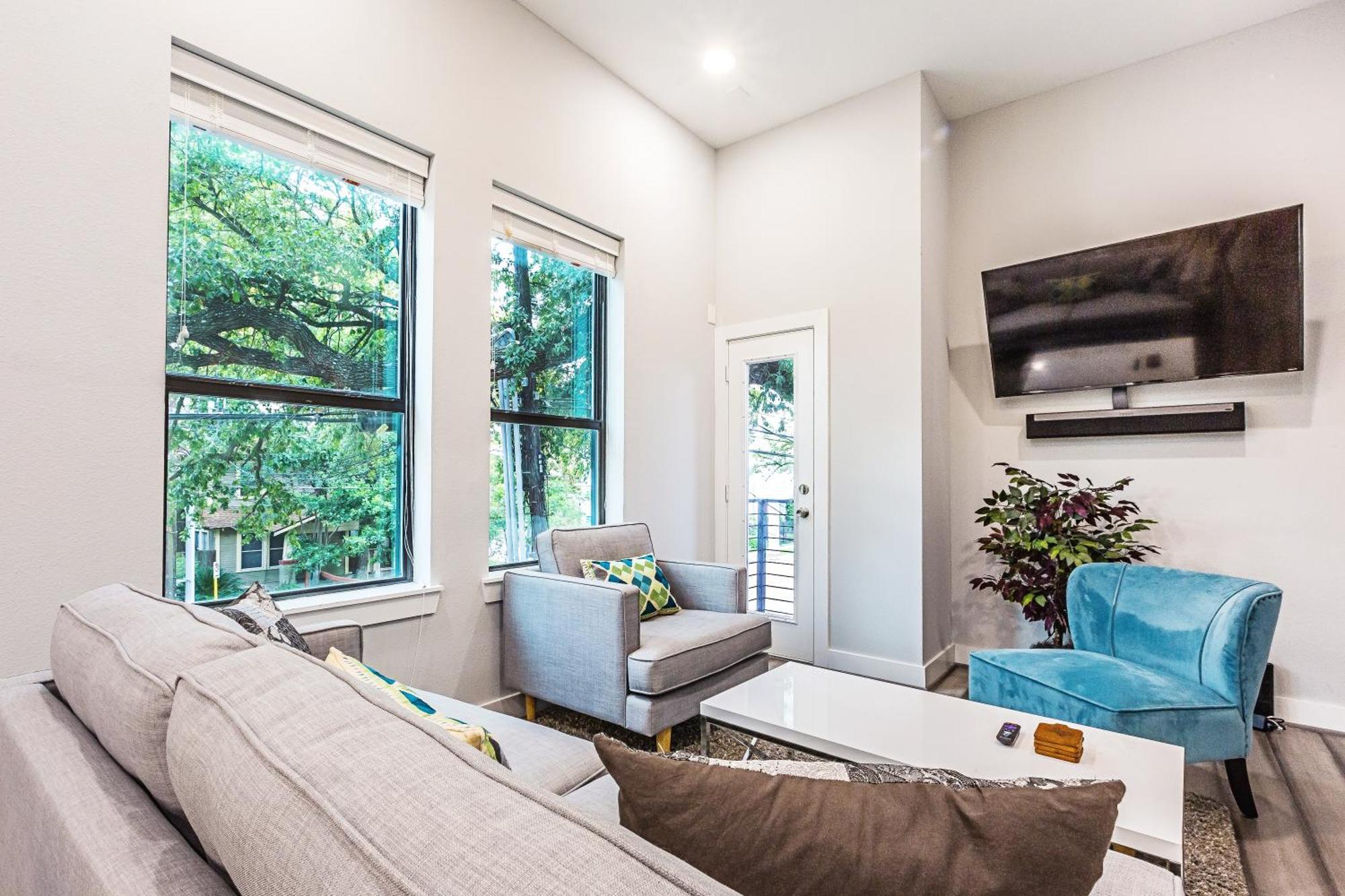 Montrose Guesthouse Suites By Dunyha Houston Buitenkant foto